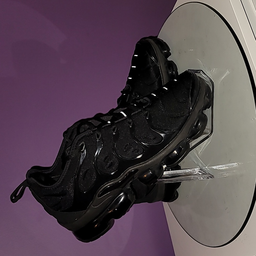Nike Black VaporMax Plus Sz: 8.5 - Picture 8 of 13
